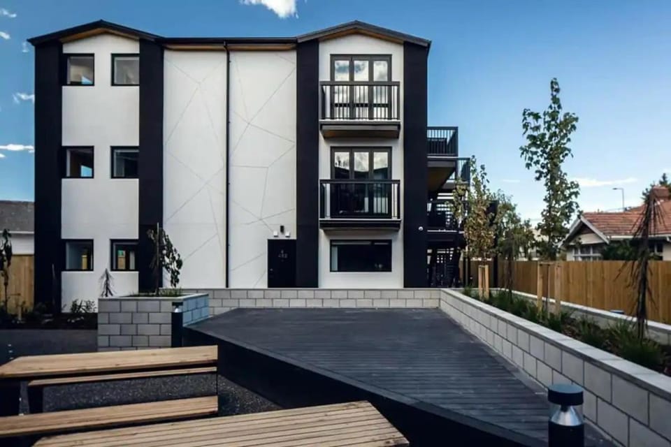 Property building, Day