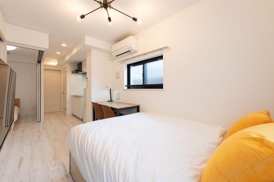 Bed, Kitchen or kitchenette, air conditioner