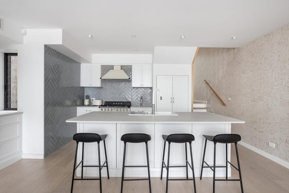 Kitchen or kitchenette, Living room