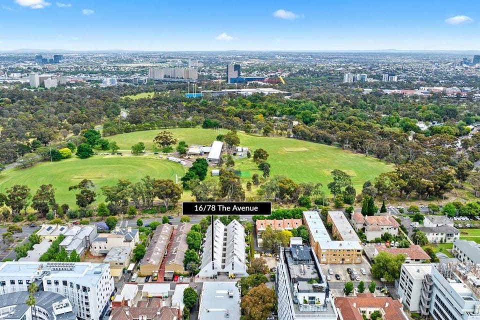 Nearby landmark, Neighbourhood, Bird's eye view, Location