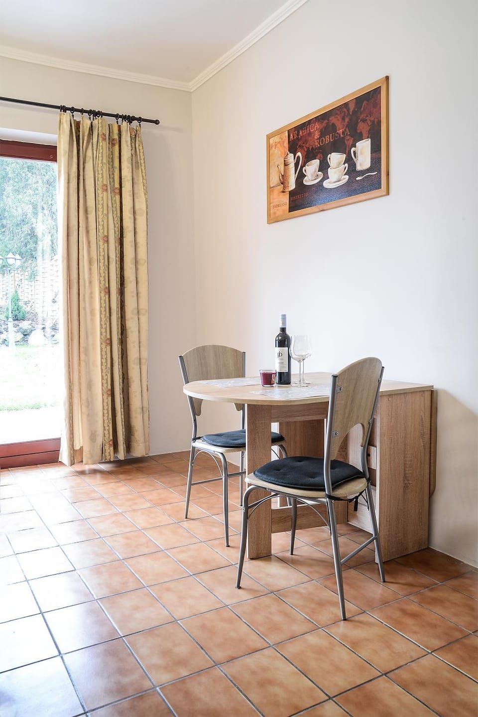 Dining area, Internal: Not applicable to any particular room