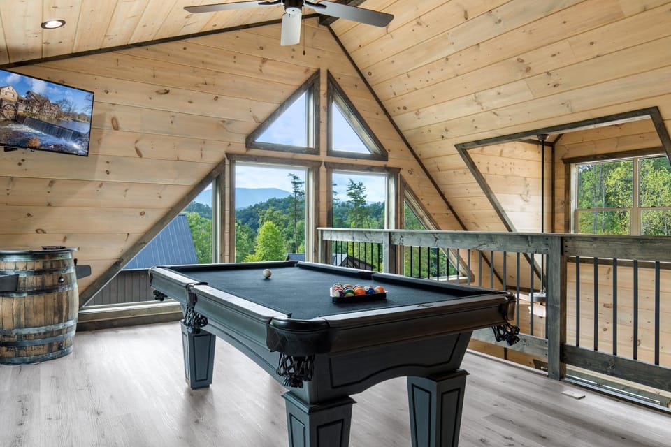 Billiard, Game Room, TV and multimedia, Mountain view