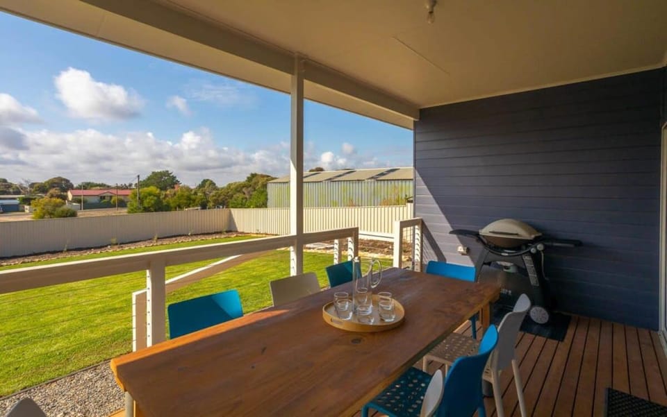 Bryant Blue 10 Bryant Crescent Goolwa Beach-No Linen Included House in South Australia