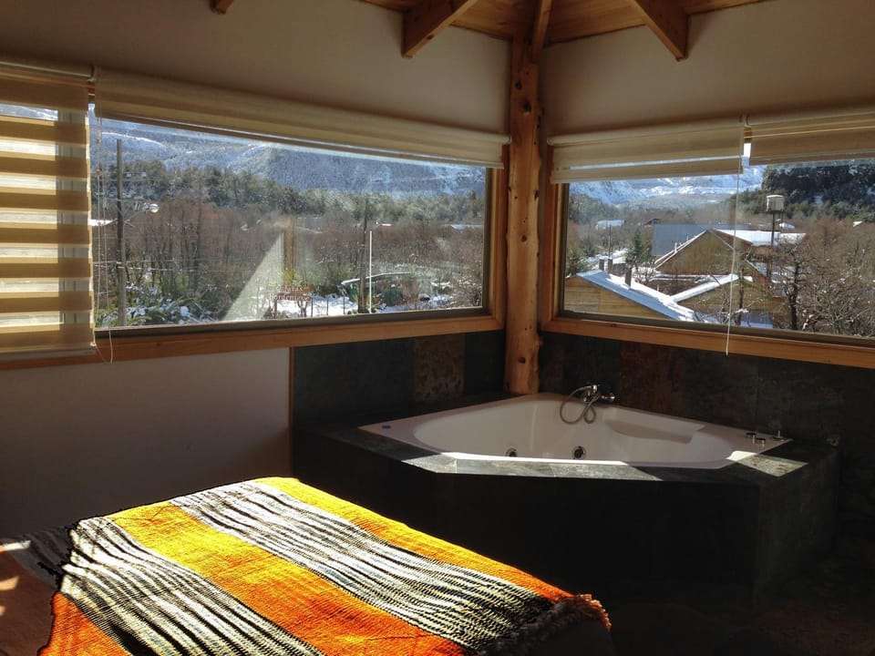 Hot Tub, Hot Tub, Mountain view