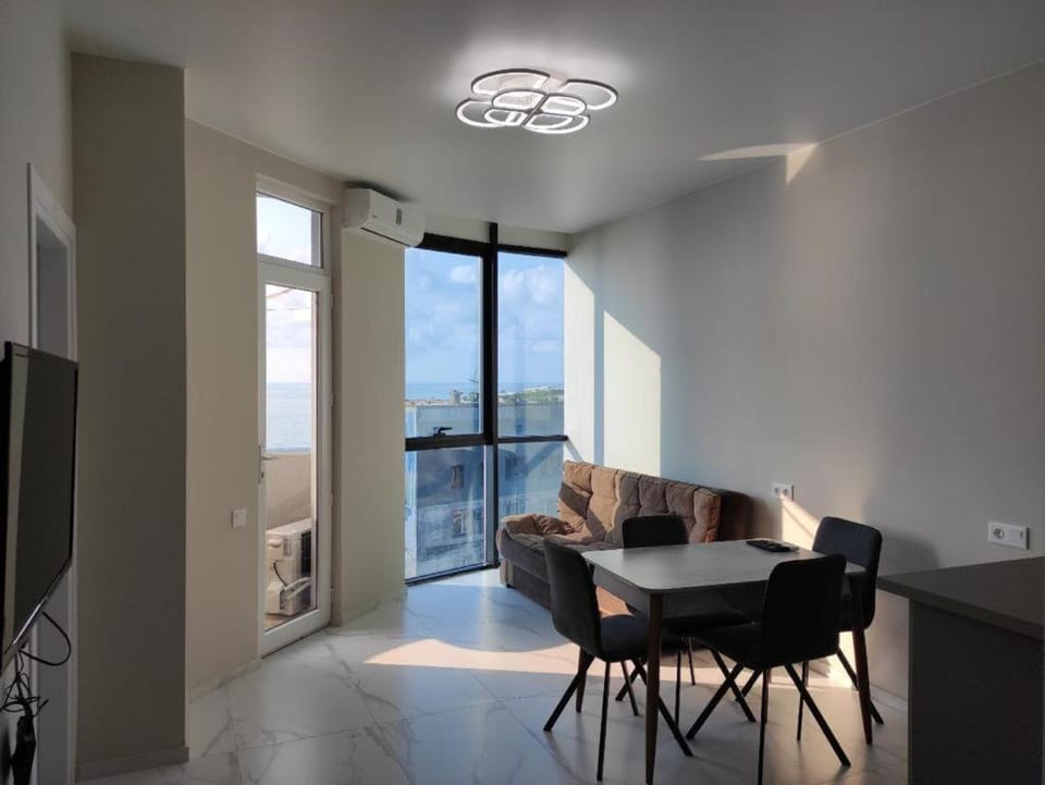 Апартамент с видом на море горизонт Apartment in Batumi