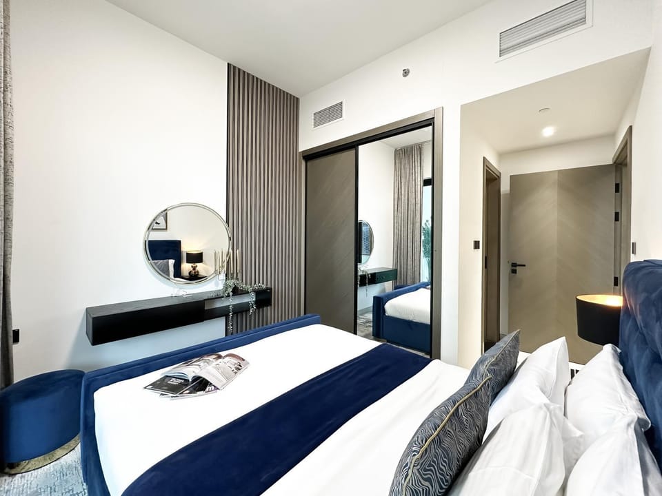 Trophy Lux Suite With Garden Balcony and Burj Khalifa Views Apartment in Dubai