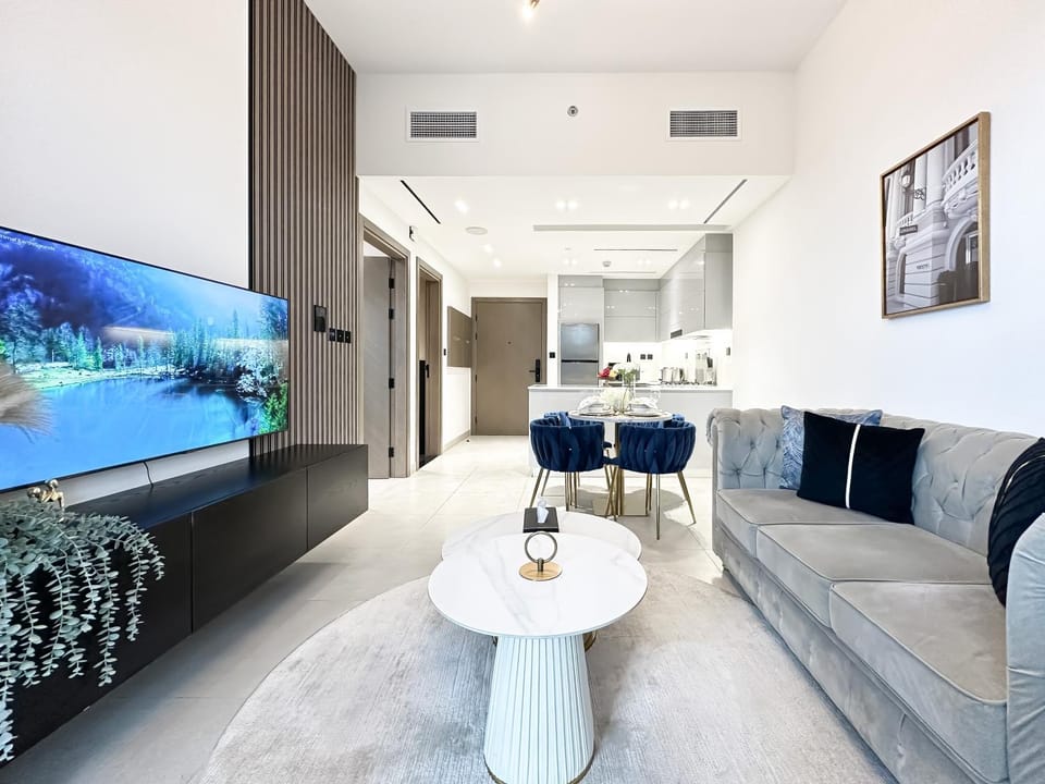 Trophy Lux Suite With Garden Balcony and Burj Khalifa Views Apartment in Dubai