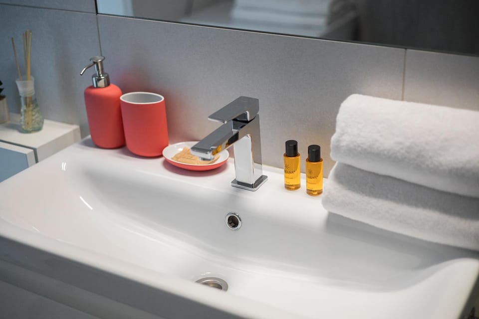 Bathroom, towels
