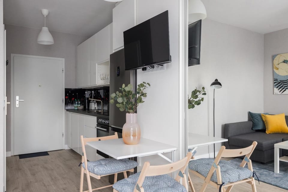 Communal lounge/ TV room, TV and multimedia, Kitchen or kitchenette, Living room, Seating area, Dining area, Evening entertainment