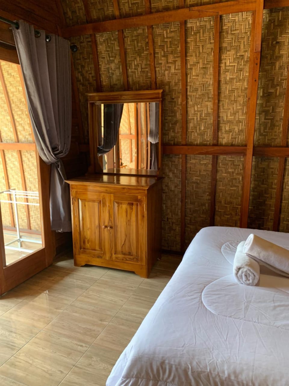 Bed, Bedroom, towels, wardrobe