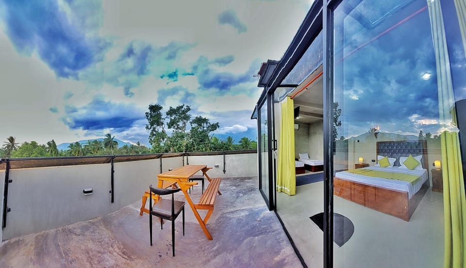 Natural landscape, View (from property/room), Balcony/Terrace, Dining area