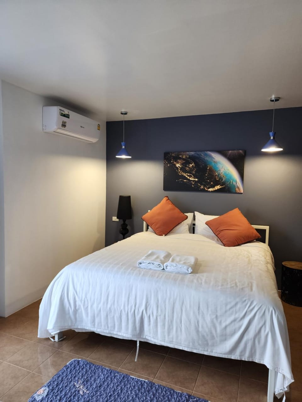 Bed, Photo of the whole room, Bedroom, towels, air conditioner