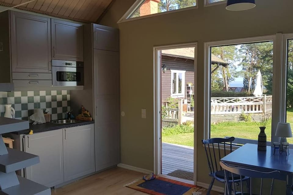 Trevligt gästhus nära Vänern och badplats House in Sweden