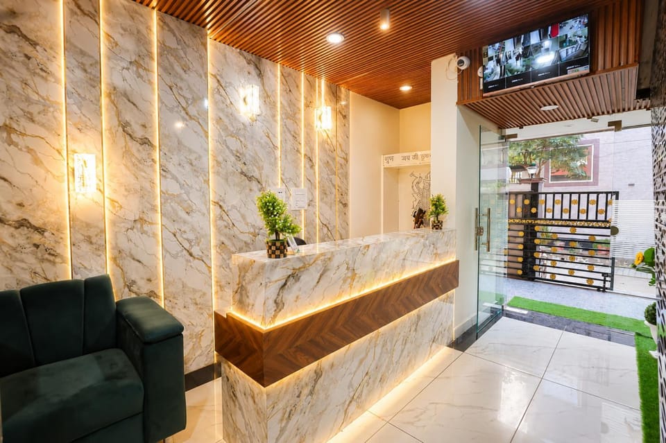 Communal lounge/ TV room, TV and multimedia, Living room, Seating area, Evening entertainment