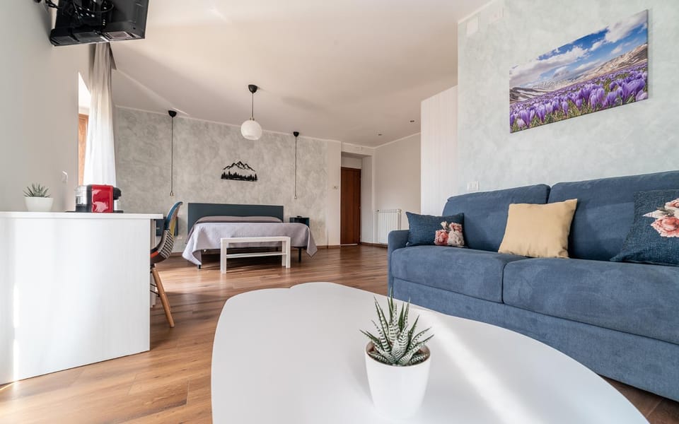Living room, Bedroom