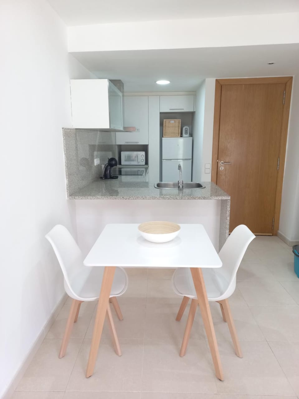 Dining area, minibar