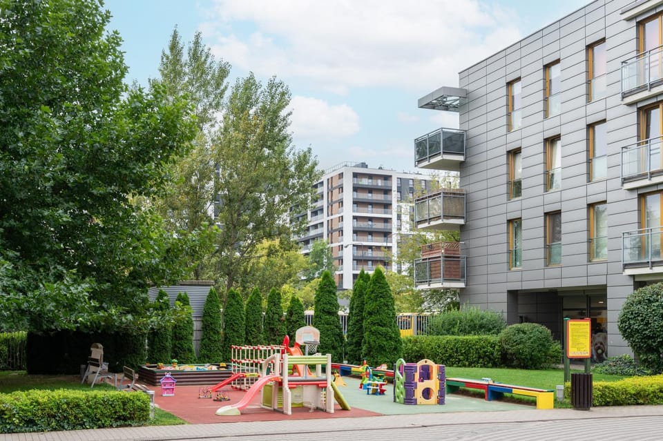 Property building, Off site, Location