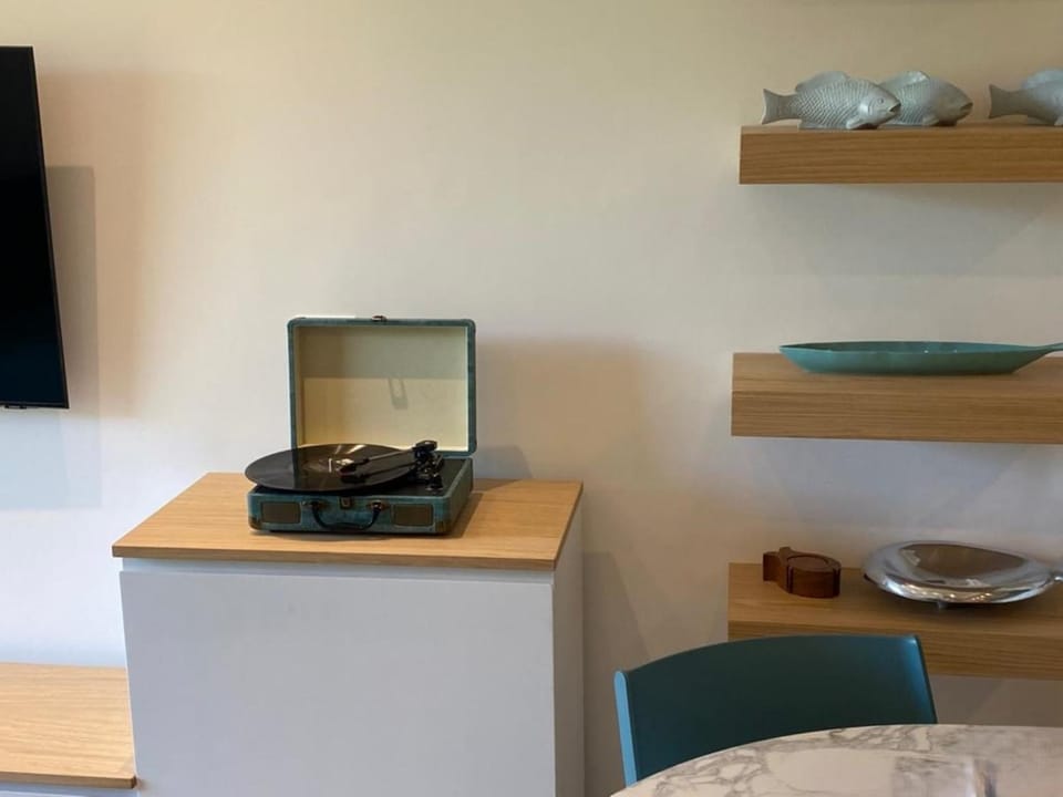 Decorative detail, Entertainment