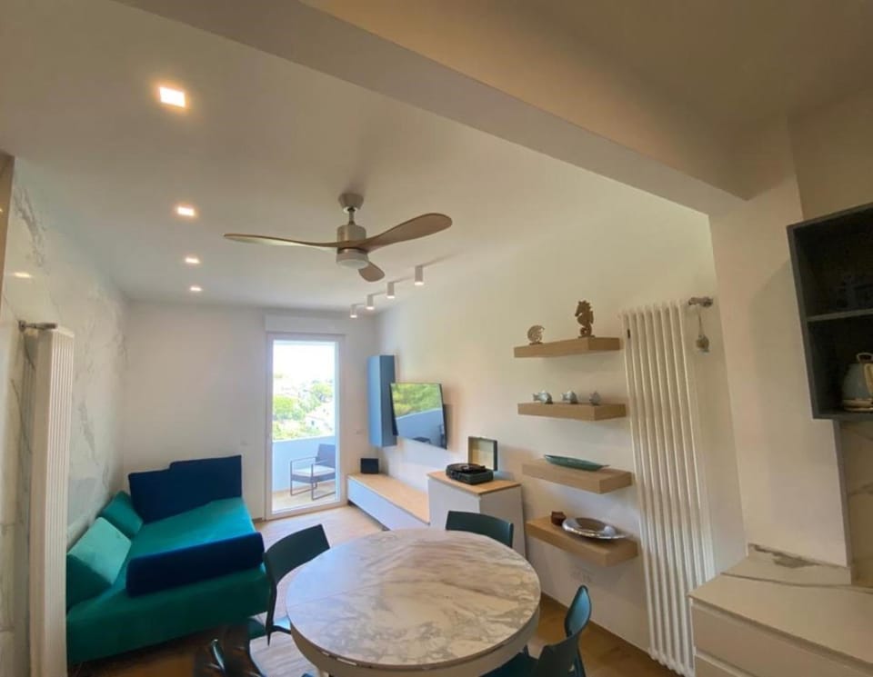 TV and multimedia, Living room, Dining area