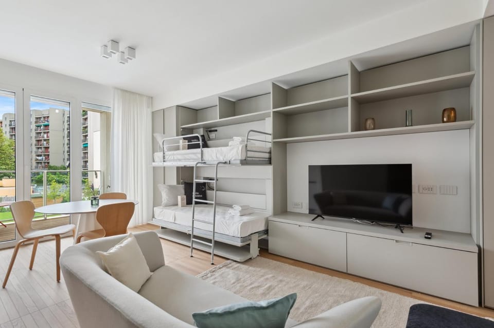 TV and multimedia, Kitchen or kitchenette, Seating area