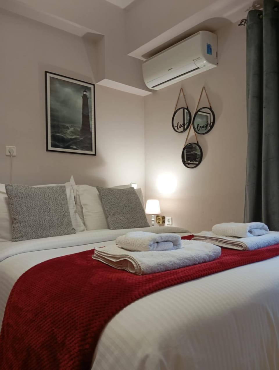 Bed, air conditioner
