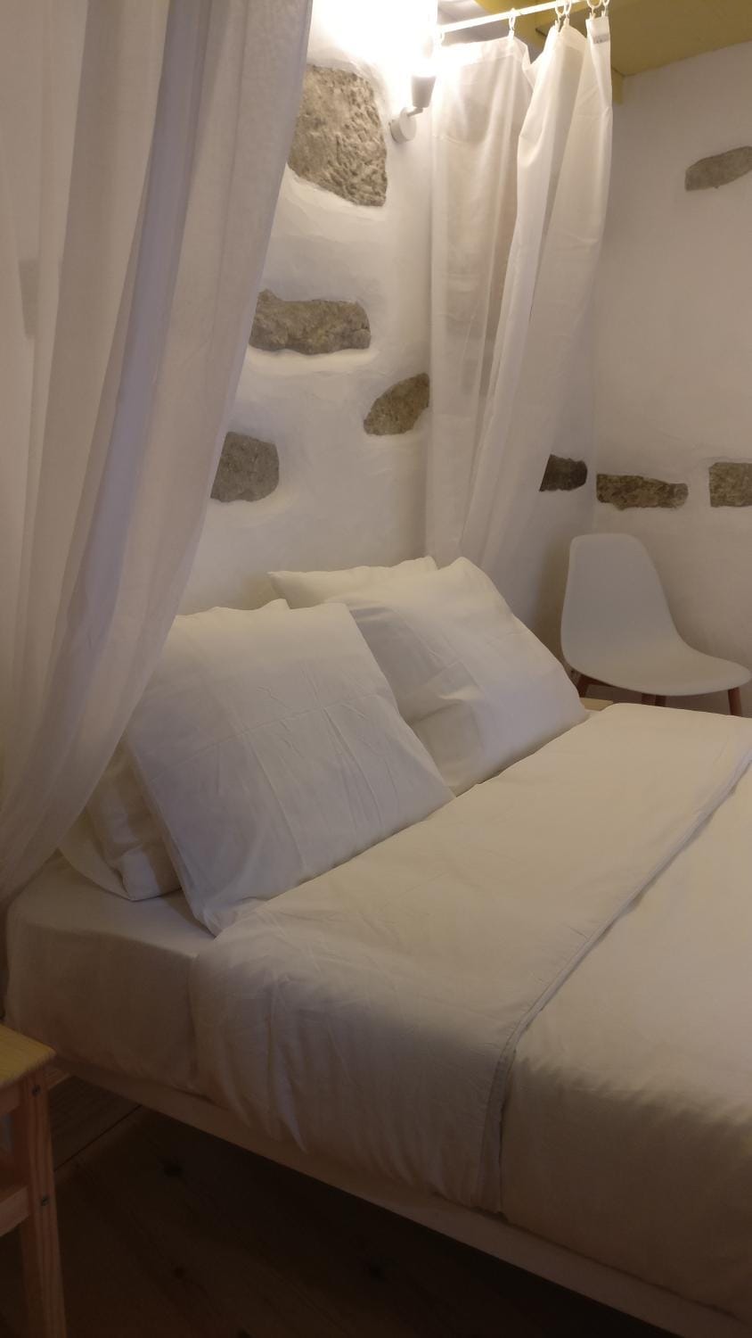 Casinhas de S. Francisco T1 Amêndoa by LovelyStay Apartment in Castile and León