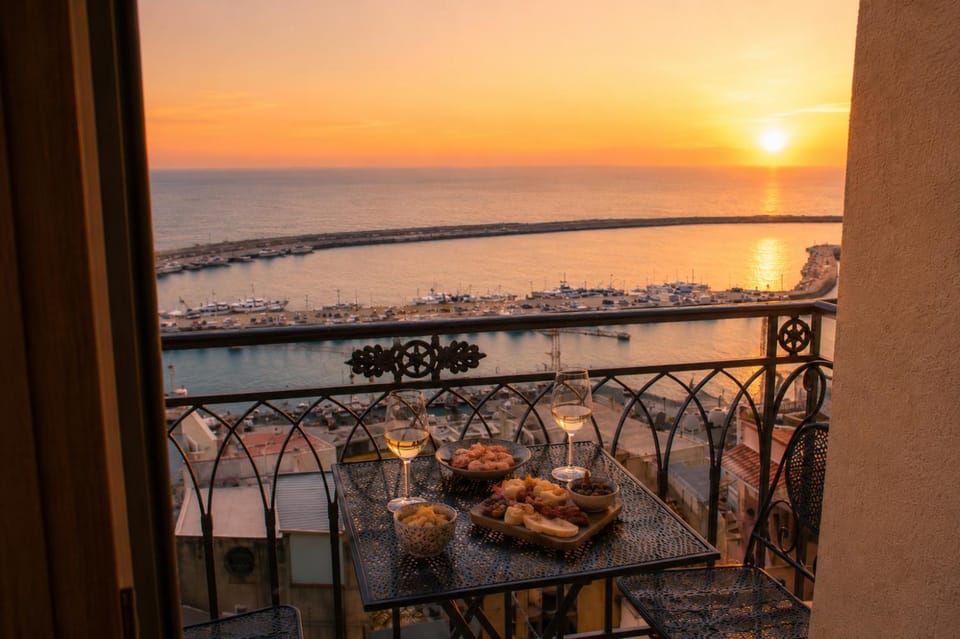 Property building, Balcony/Terrace, Balcony/Terrace, City view, City view, Landmark view, Landmark view, Sea view, Sea view, Sunset