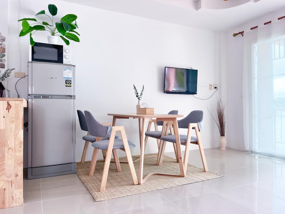 Communal lounge/ TV room, TV and multimedia, Kitchen or kitchenette, Dining area, minibar