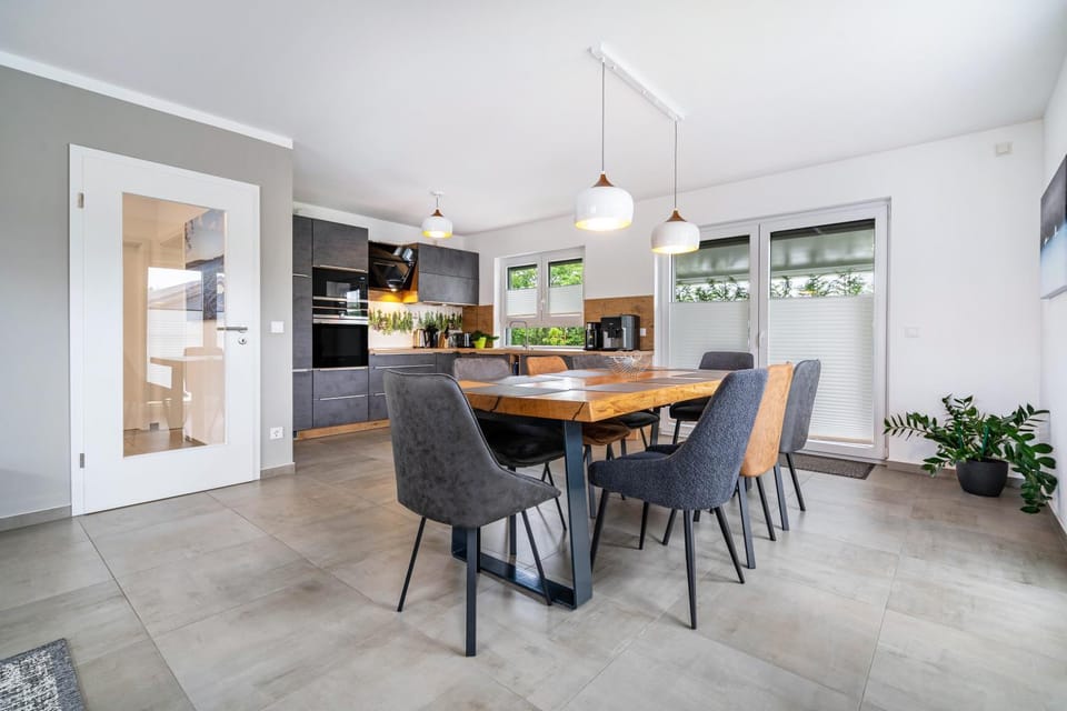 Property building, Kitchen or kitchenette, Living room
