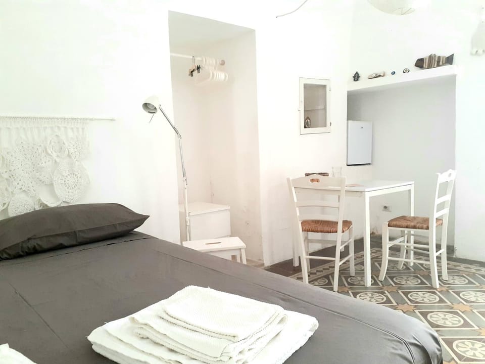 Living room, Seating area, Dining area, minibar