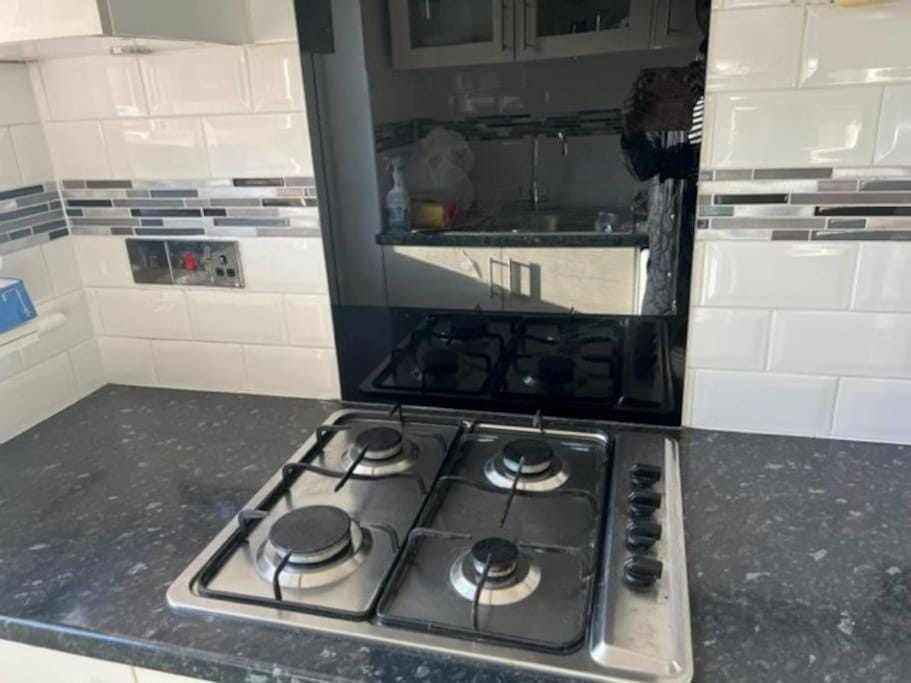 Kitchen or kitchenette, minibar, toaster