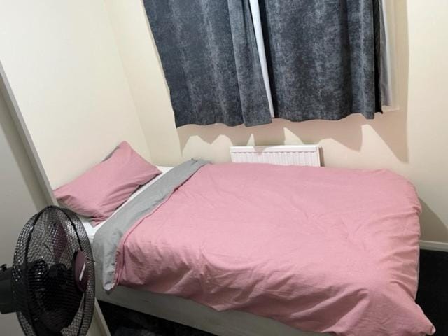 3 bedroom mid terraced house (2 double & 1 single) Apartment in Grays