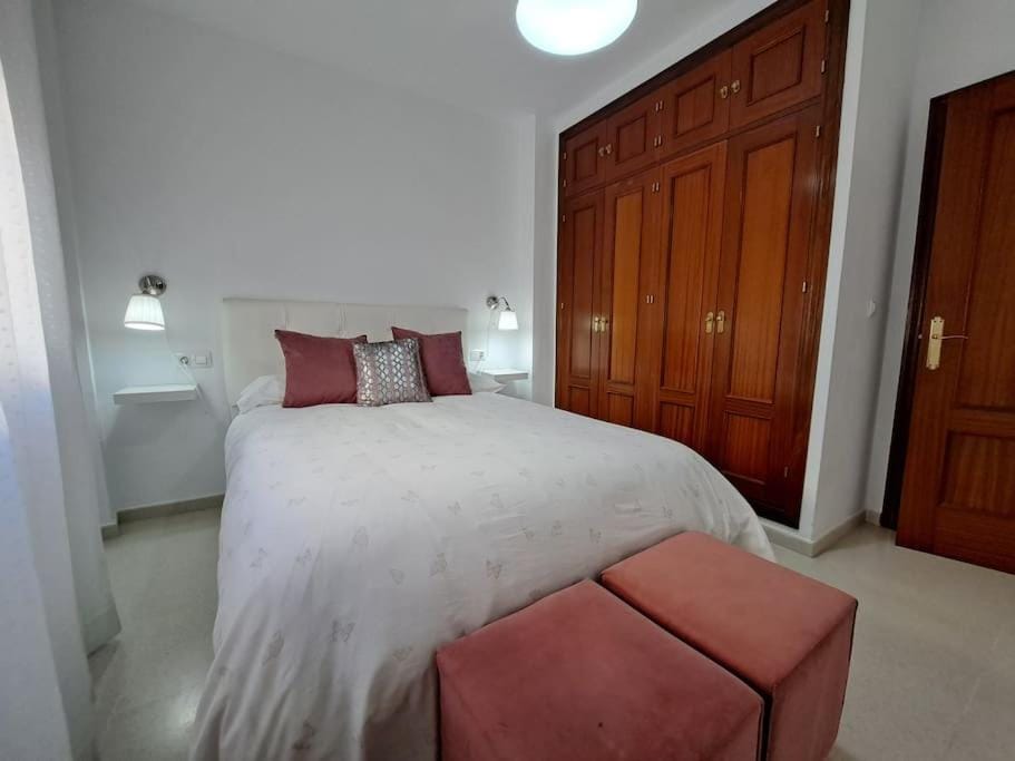 Bed, Photo of the whole room, Bedroom, wardrobe