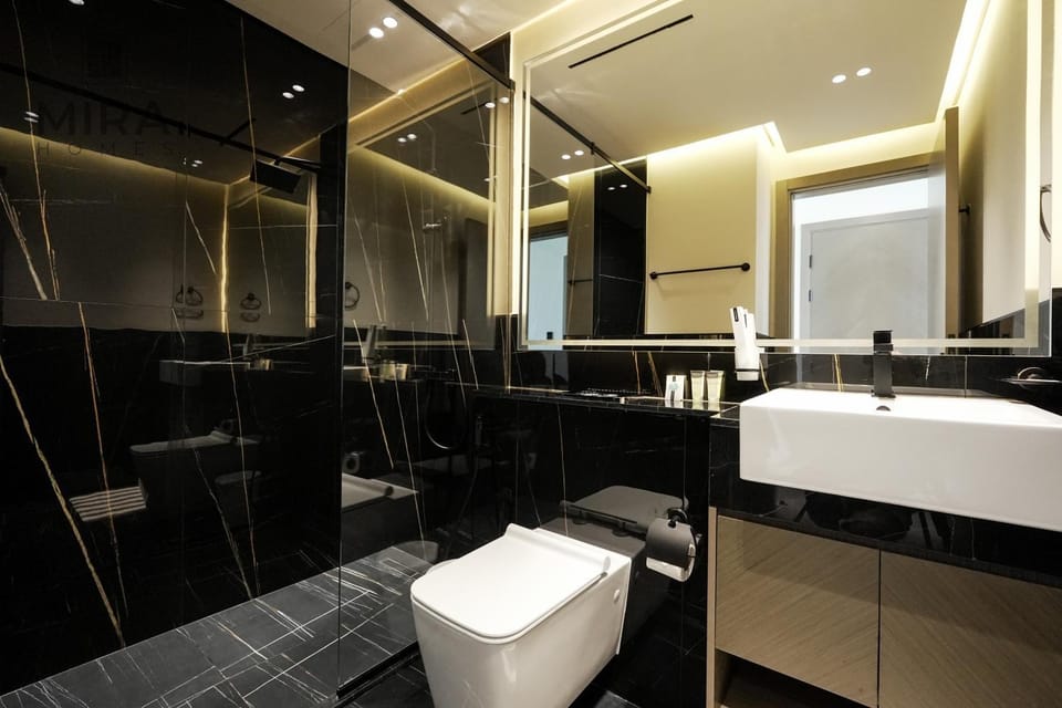 Shower, Toilet, Bathroom