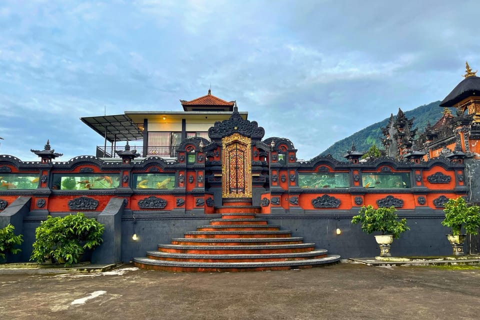 Property building, Facade/entrance, Day