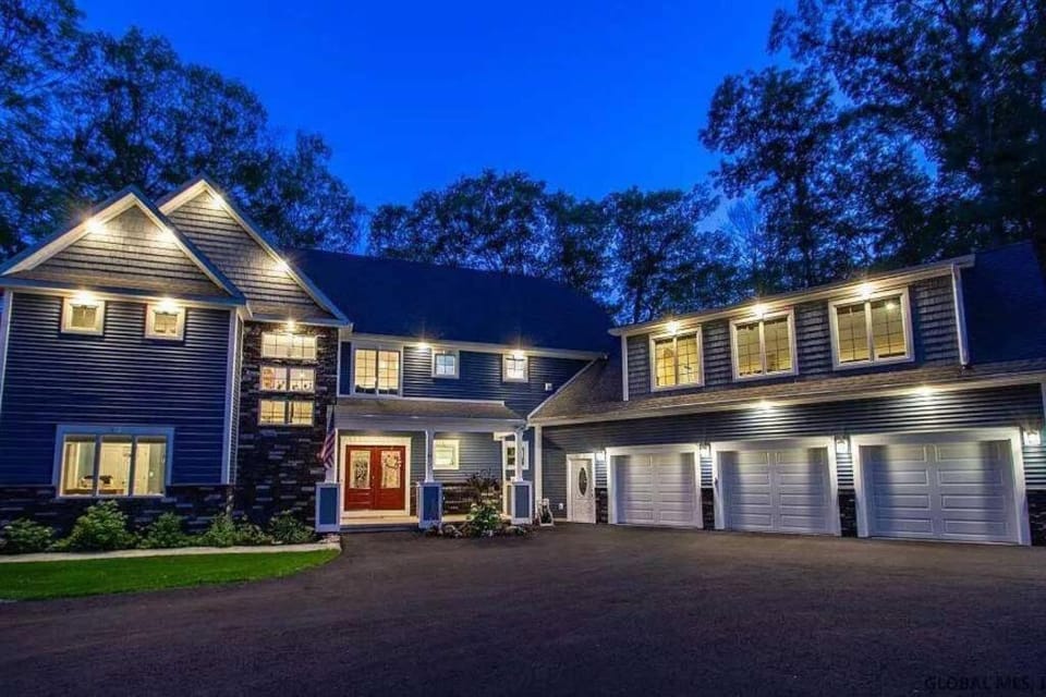 Property building, Night