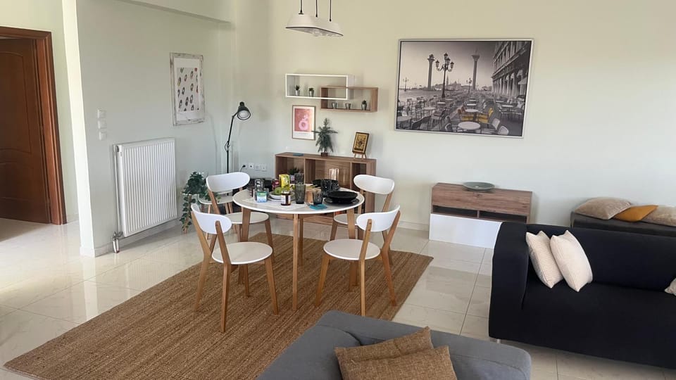 Dining area, Area and facilities