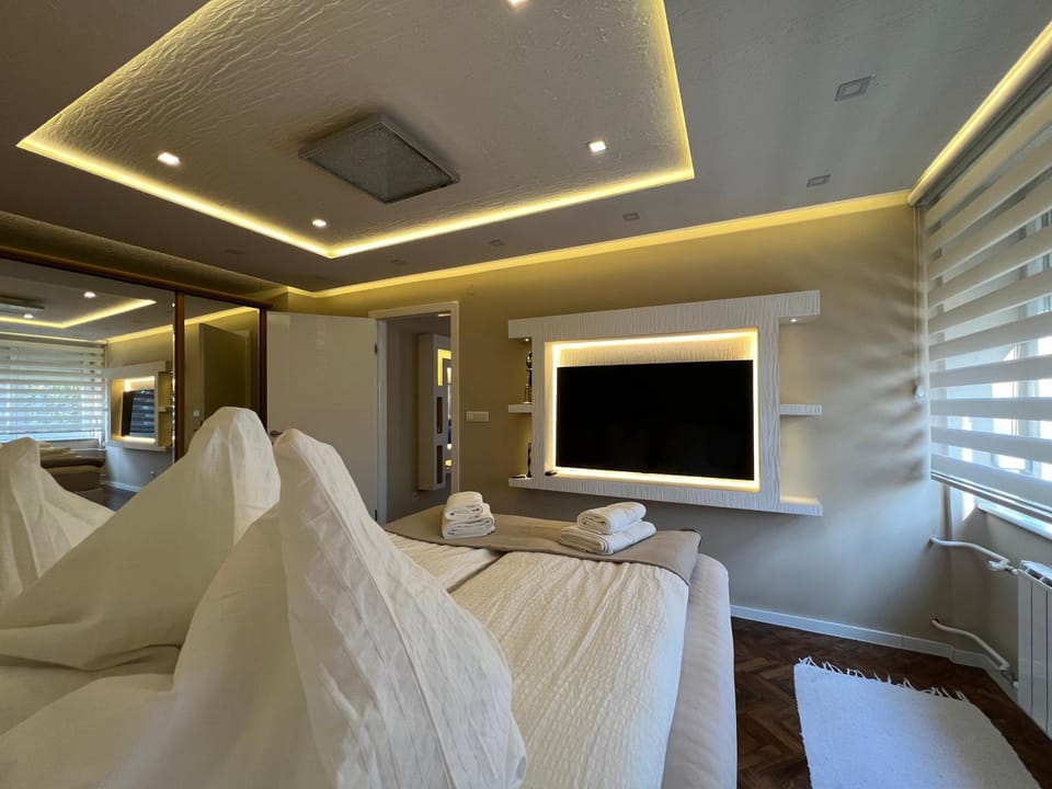 Bed, TV and multimedia