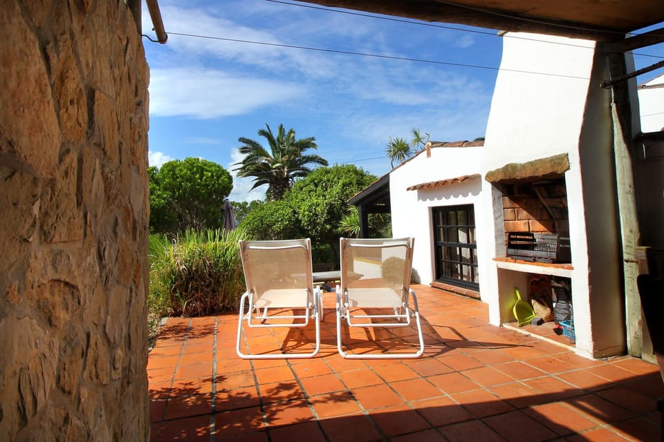 Patio, BBQ facilities