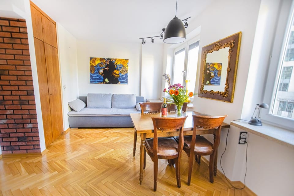 Charming Apt next to Lazienki Park and City Center Apartment in Warsaw