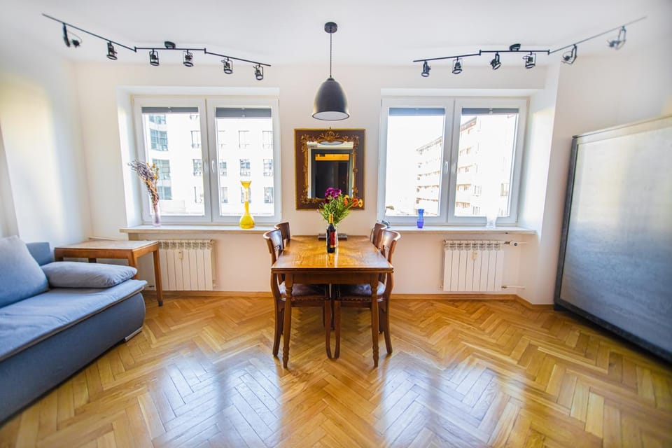 Charming Apt next to Lazienki Park and City Center Apartment in Warsaw
