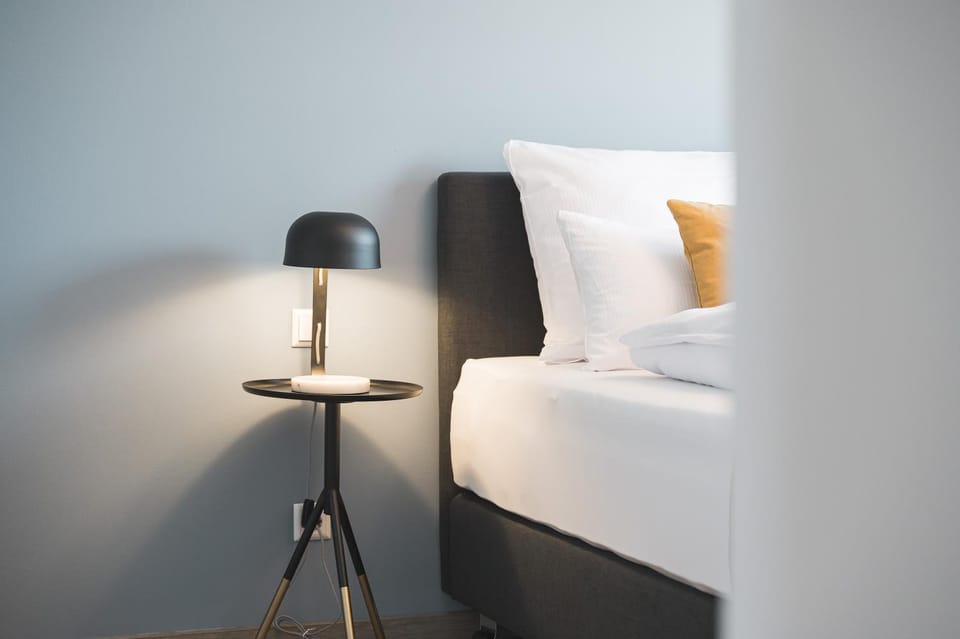 Bed, Photo of the whole room, Decorative detail, Bedroom