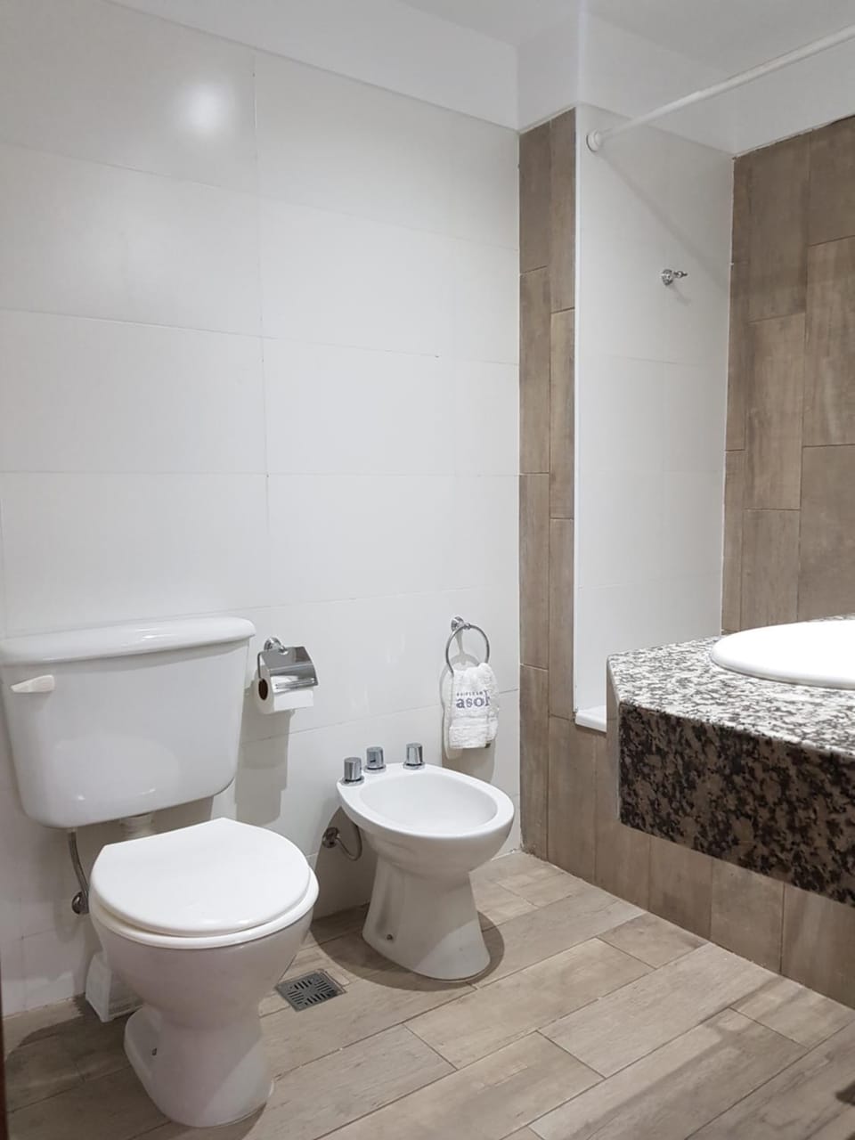 Shower, Toilet, Bathroom, bidet, towels