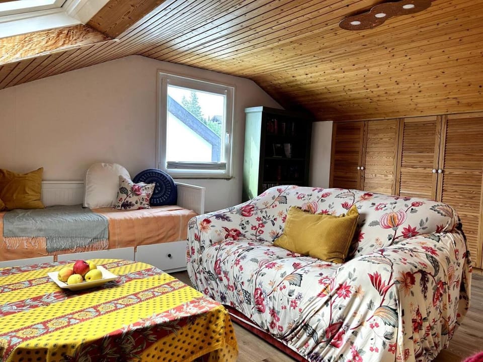 Living room, Photo of the whole room, Seating area