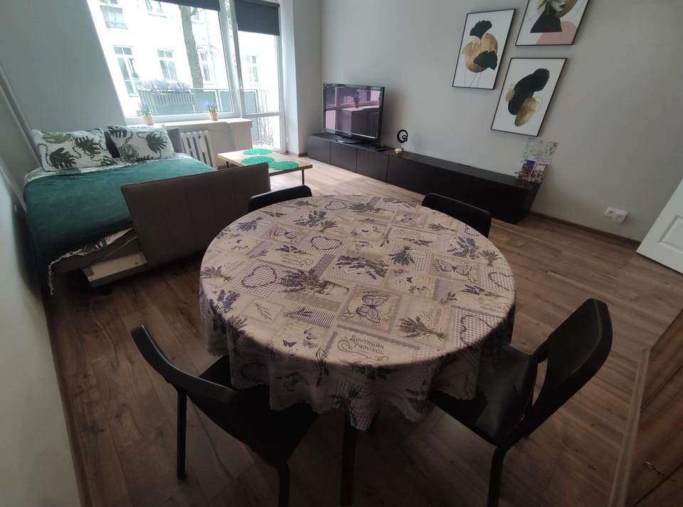Apartament Lawendowy Balkon Łódź Apartment in Masovian Voivodeship