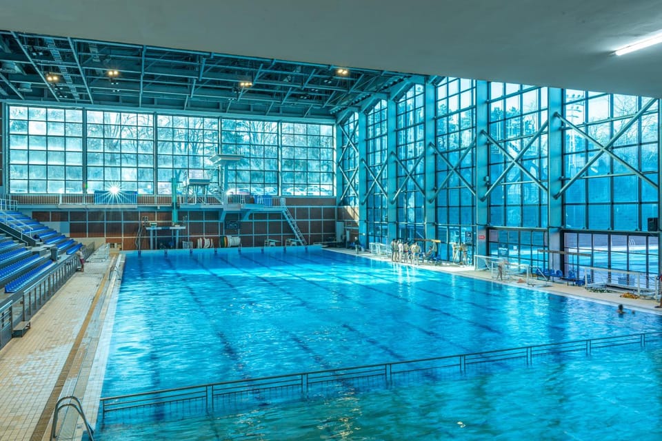 Swimming pool