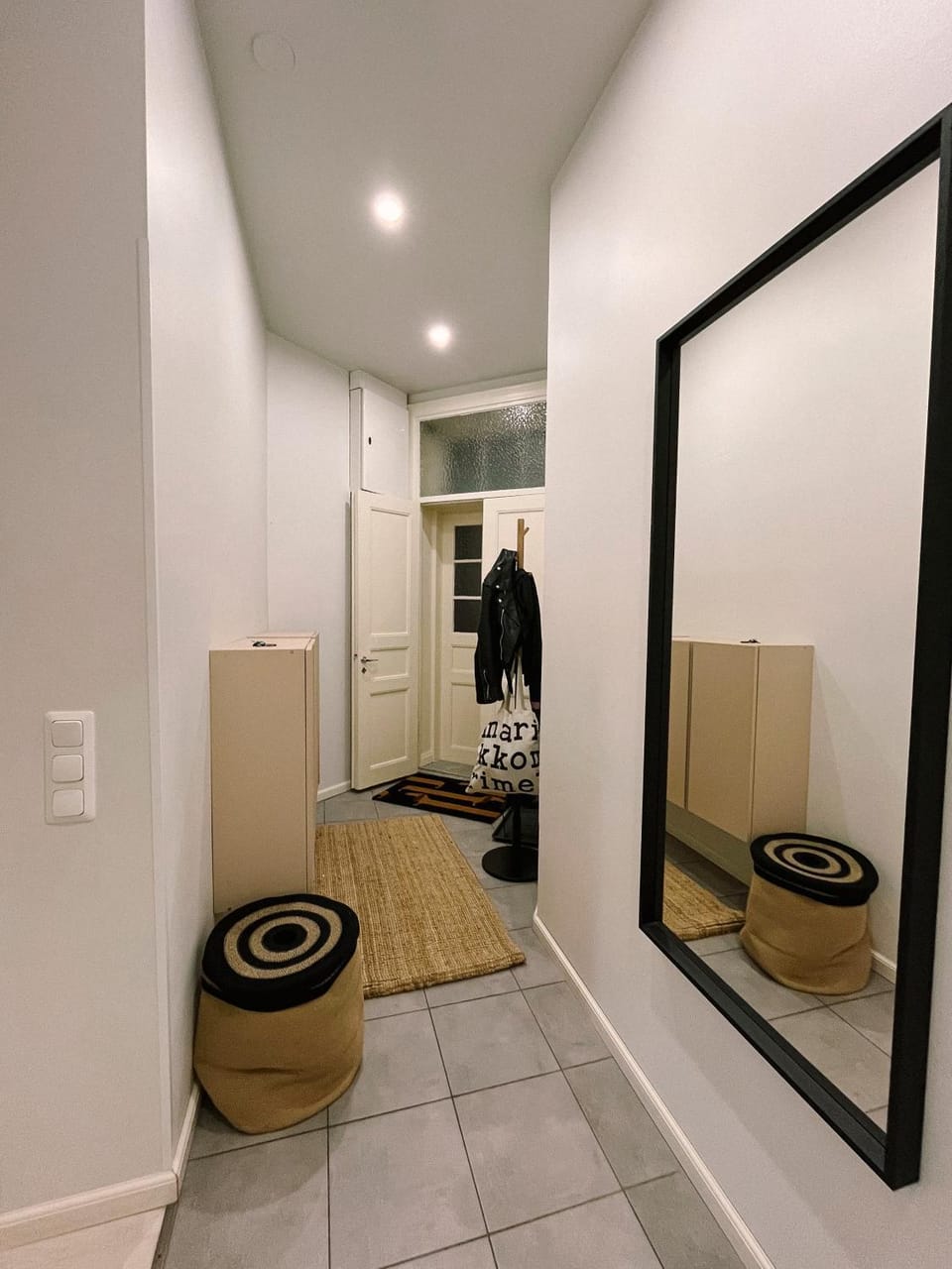 Facade/entrance, Seating area, storage