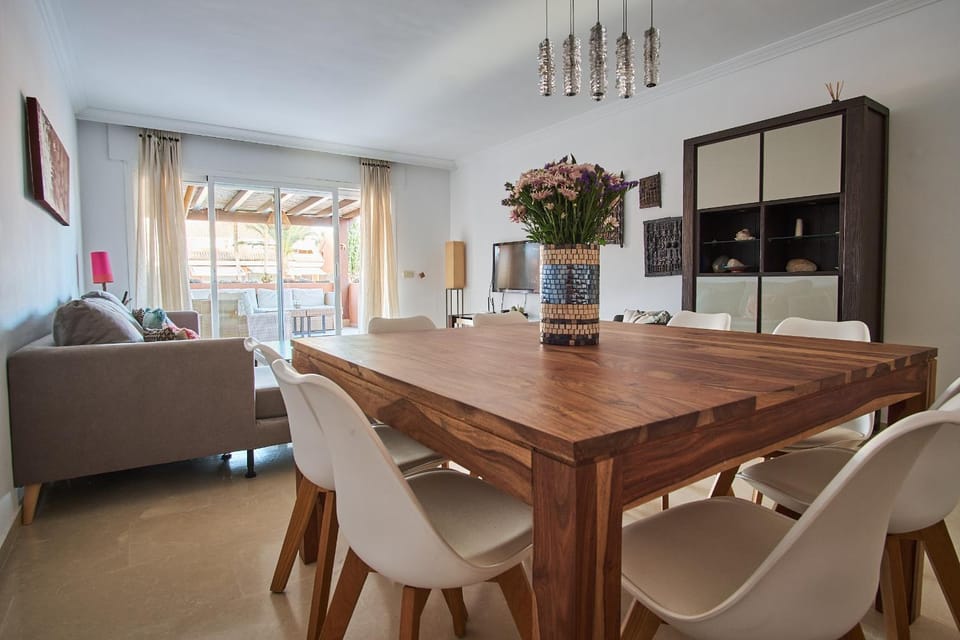 Living room, Dining area