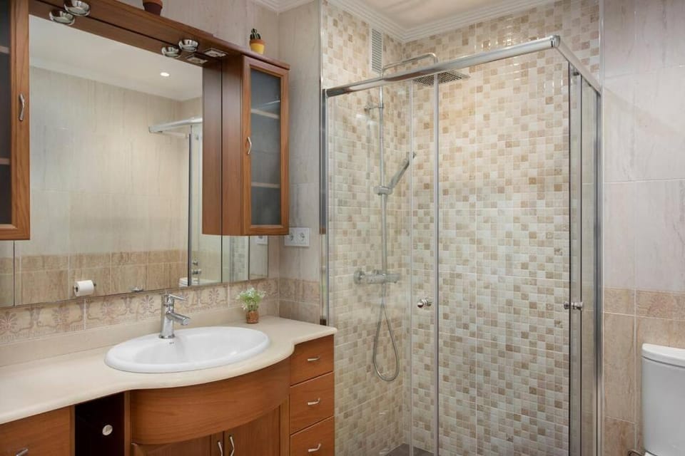 Nice 3 Bedroom Apartment, next to the beach, with pool Apartment in Marbella