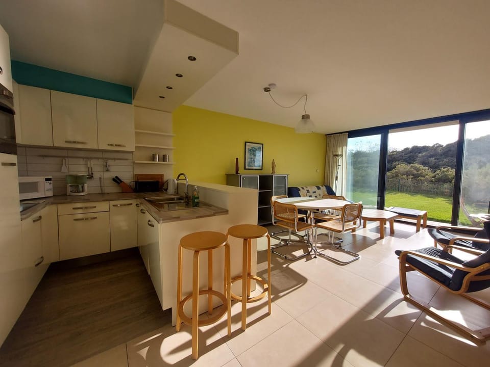 Kitchen or kitchenette, Living room, Dining area